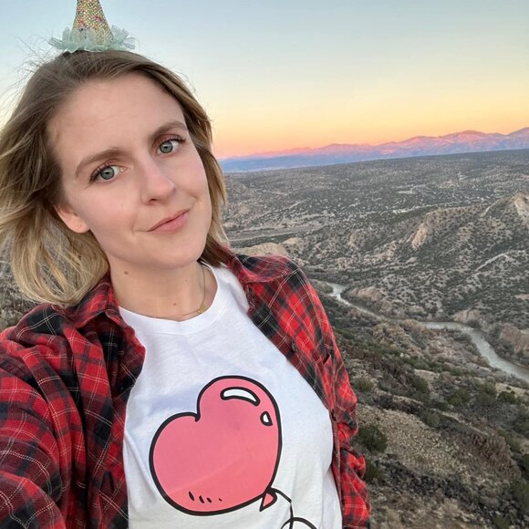 Meet Your Posher - Picture 3 of 5